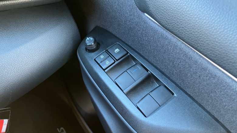 Toyota Yaris 1.5 Hybrid Design 5dr CVT Hybrid Hatchback